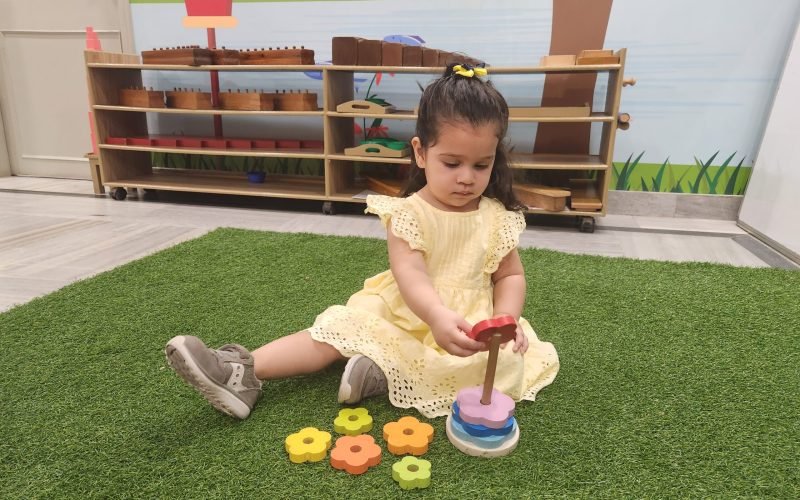 Background image-girl playing